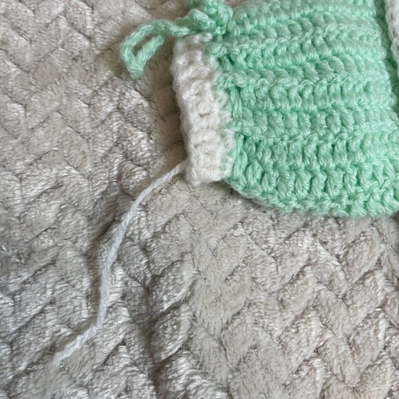 Vintage Handmade Light Green Knitted 2 piece Infant Outfit OS OOAK - Picture 5 of 10